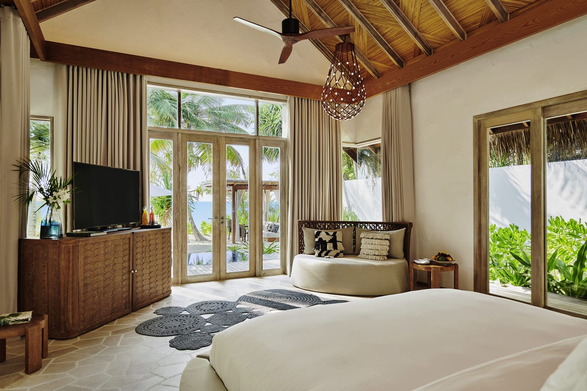 01 Sunset Beach Villa with Pool 1