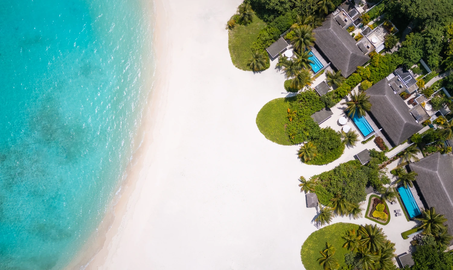 LUXURY VILLAS IN THE MALDIVES 